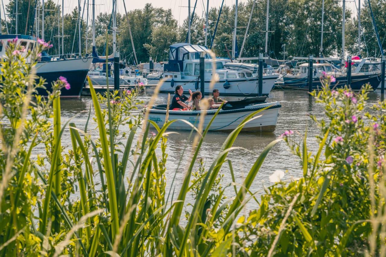 Europarcs De Biesbosch Hotel Willemsdorp Esterno foto