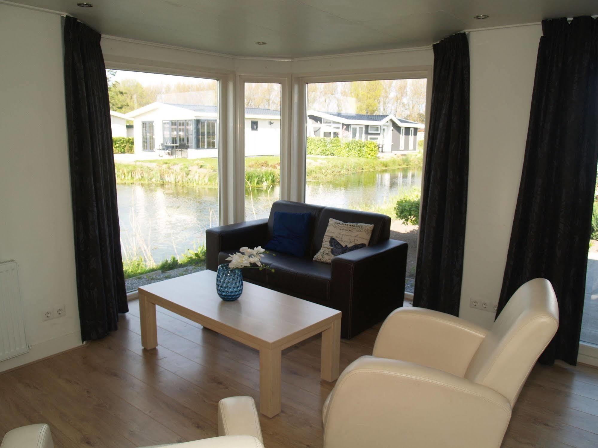 Europarcs De Biesbosch Hotel Willemsdorp Esterno foto