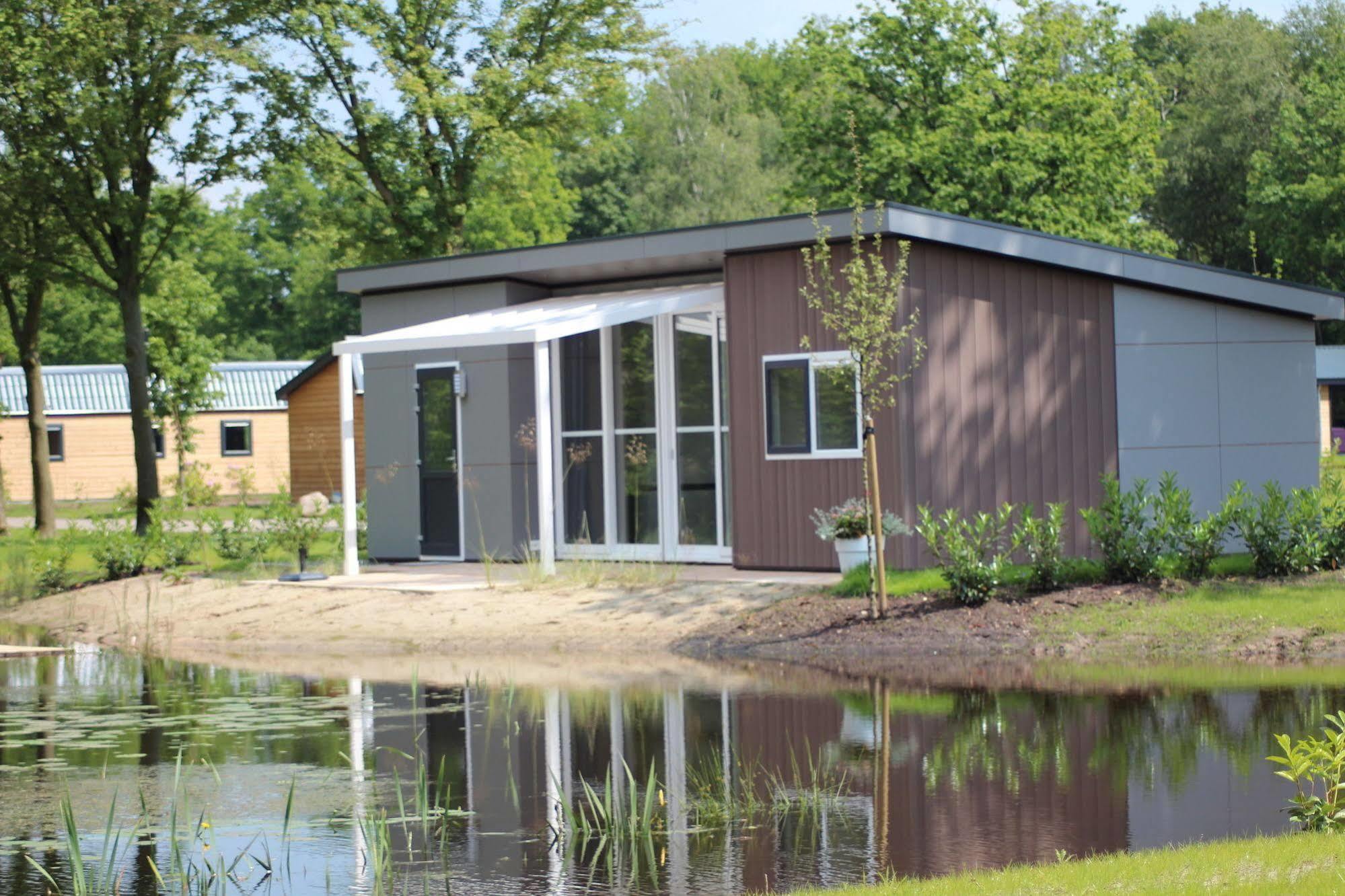 Europarcs De Biesbosch Hotel Willemsdorp Esterno foto