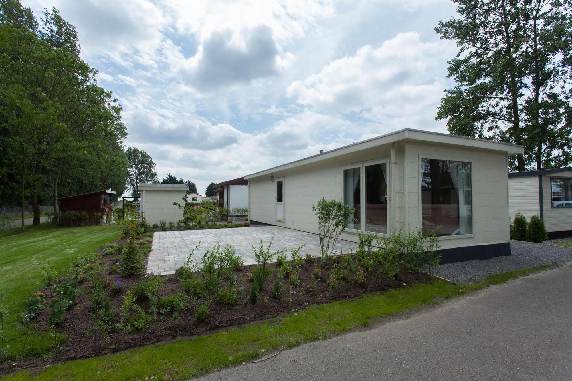 Europarcs De Biesbosch Hotel Willemsdorp Esterno foto